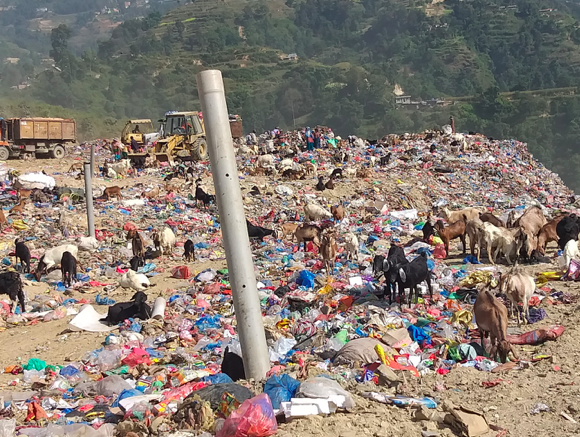 Garbage at Sisdole, Nepal